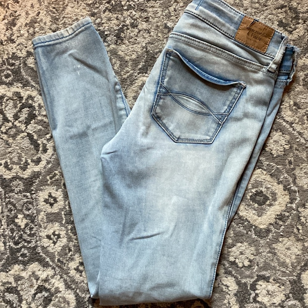 Light wash skinny jeans Abercrombie & Fitch